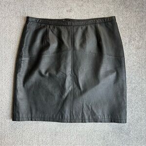 Newport News Easy Style Women’s Size 18W Black 100% Leather Pencil Skirt